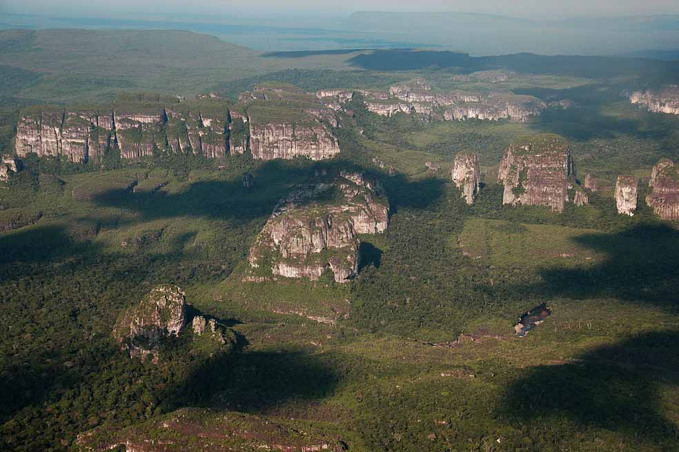 Chiribiquete, videografía de expedición al centro del mundo – Director: Carlos Arturo Ramírez